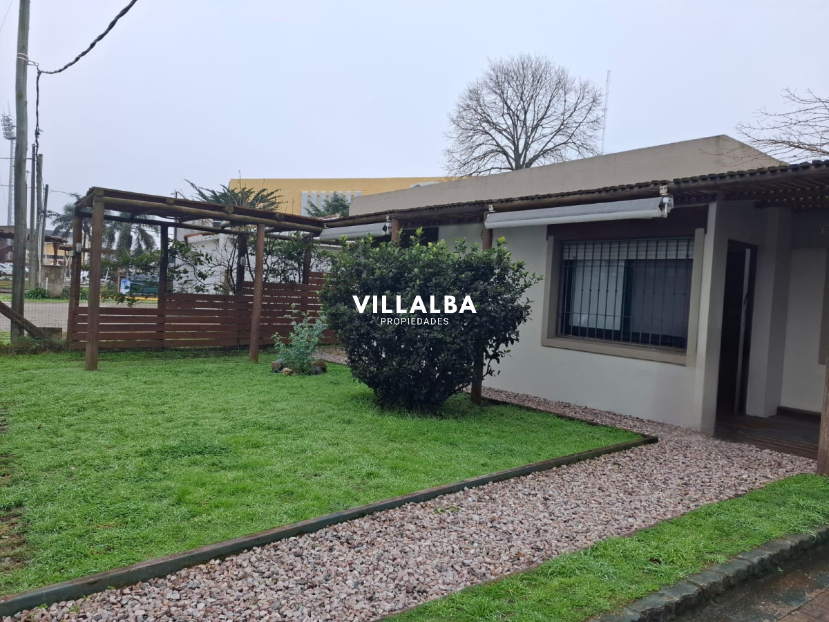 Apartamento ID.4005 - Casa en venta de 4 dorm. en Maldonado, toma Apto. como parte de pago