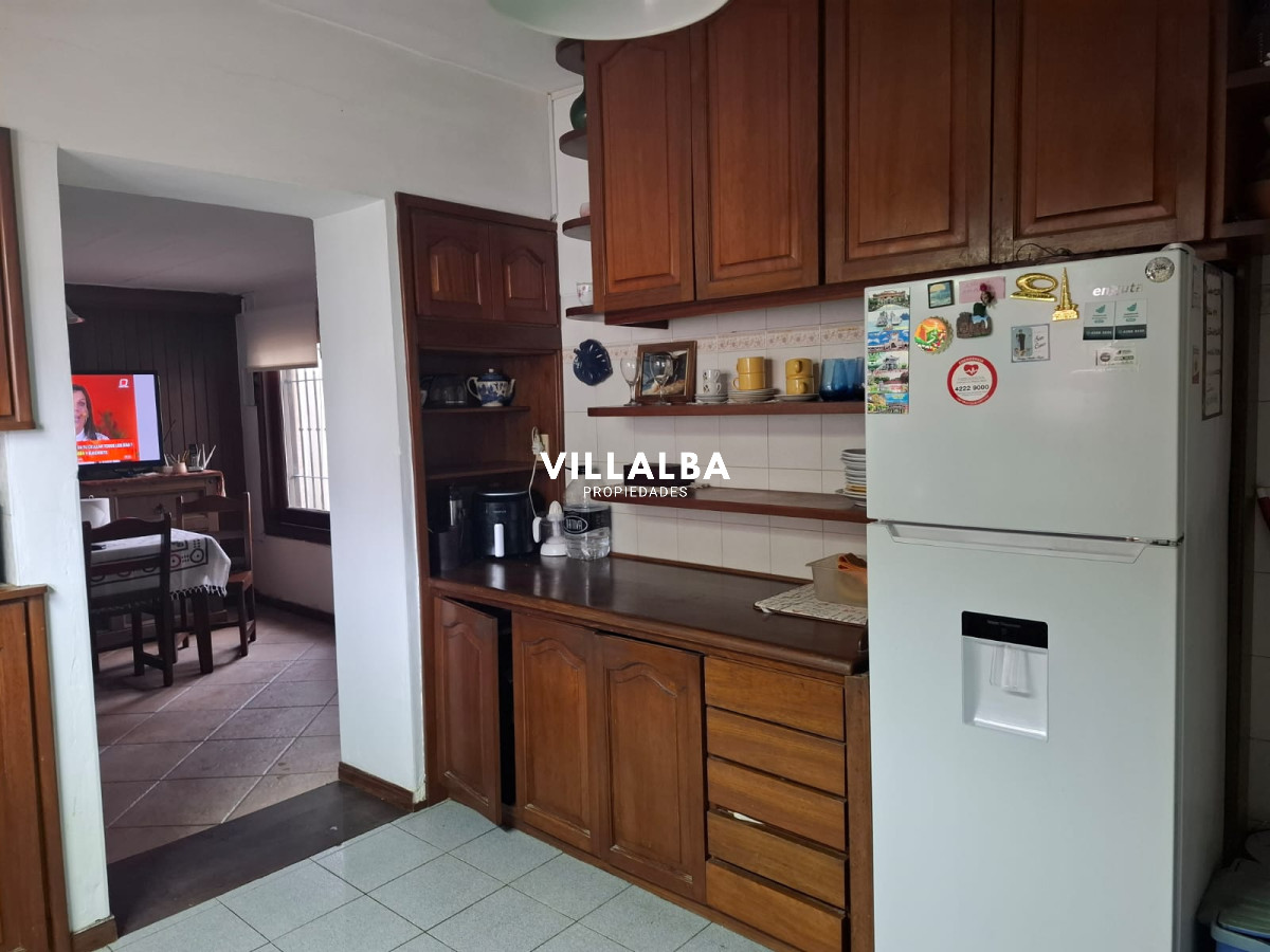 Apartamento ID.4005 - Casa en venta de 4 dorm. en Maldonado, toma Apto. como parte de pago