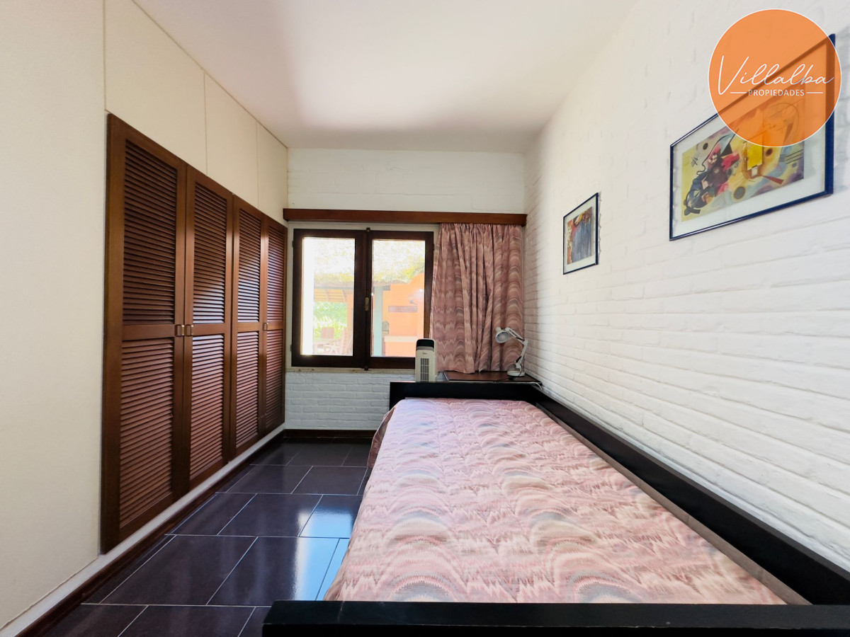 Apartamento ID.3194 - Casa en Venta, 5 dormitorios, 50 metros de la playa.
