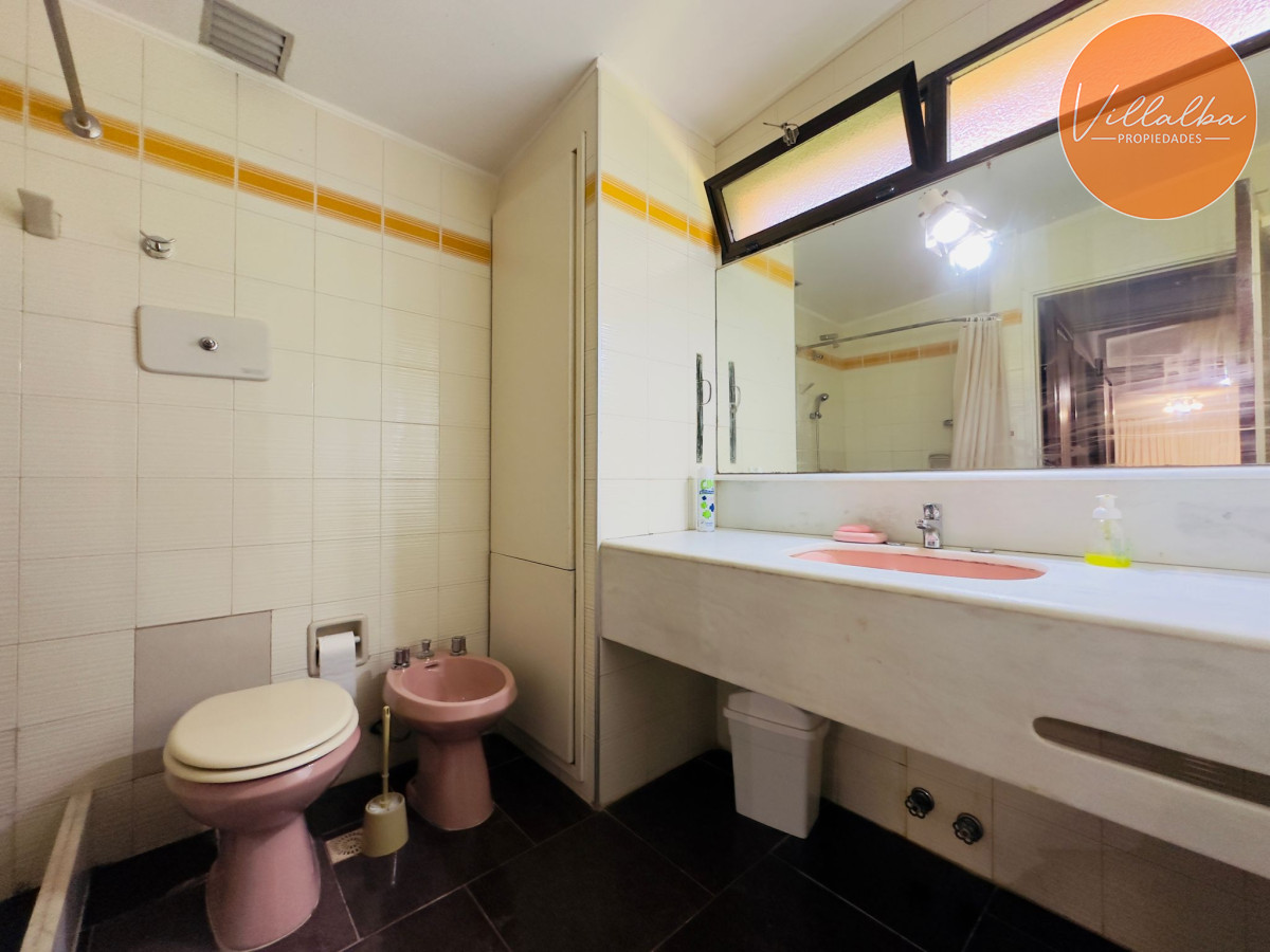 Apartamento ID.3194 - Casa en Venta, 5 dormitorios, 50 metros de la playa.