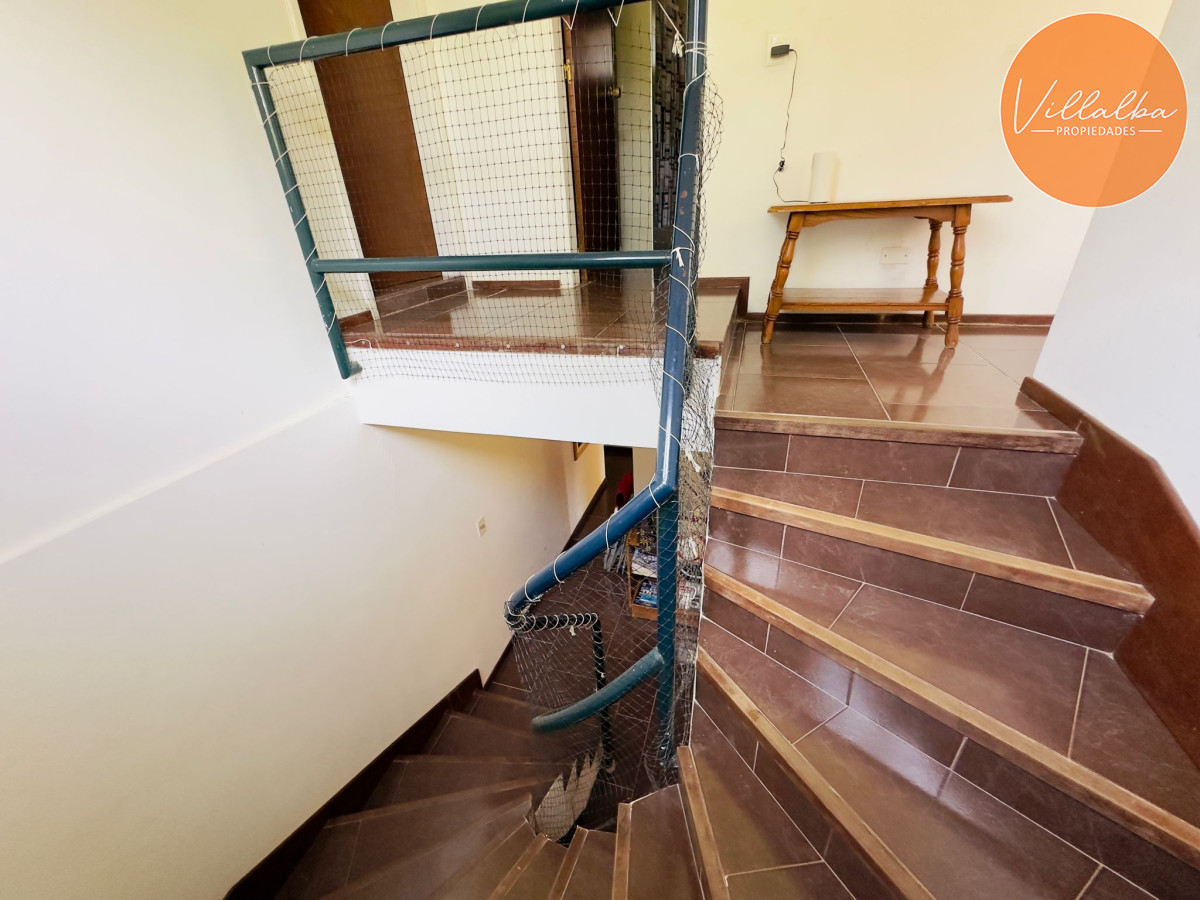 Apartamento ID.3194 - Casa en Venta, 5 dormitorios, 50 metros de la playa.