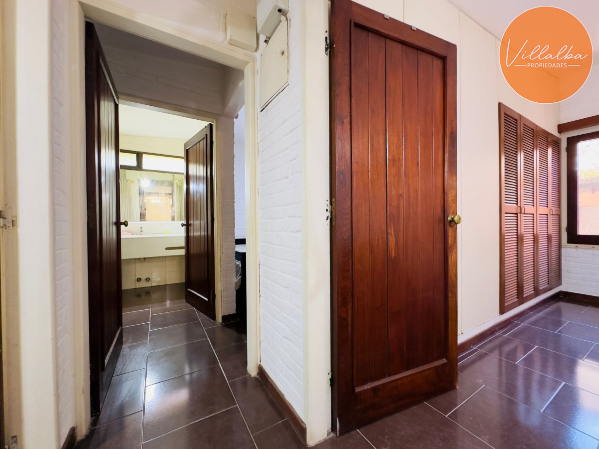 Apartamento ID.3194 - Casa en Venta, 5 dormitorios, 50 metros de la playa.