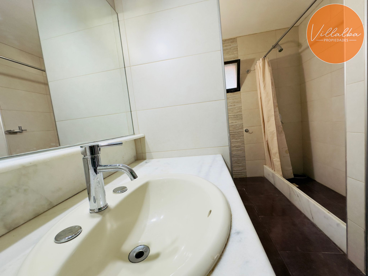Apartamento ID.3194 - Casa en Venta, 5 dormitorios, 50 metros de la playa.