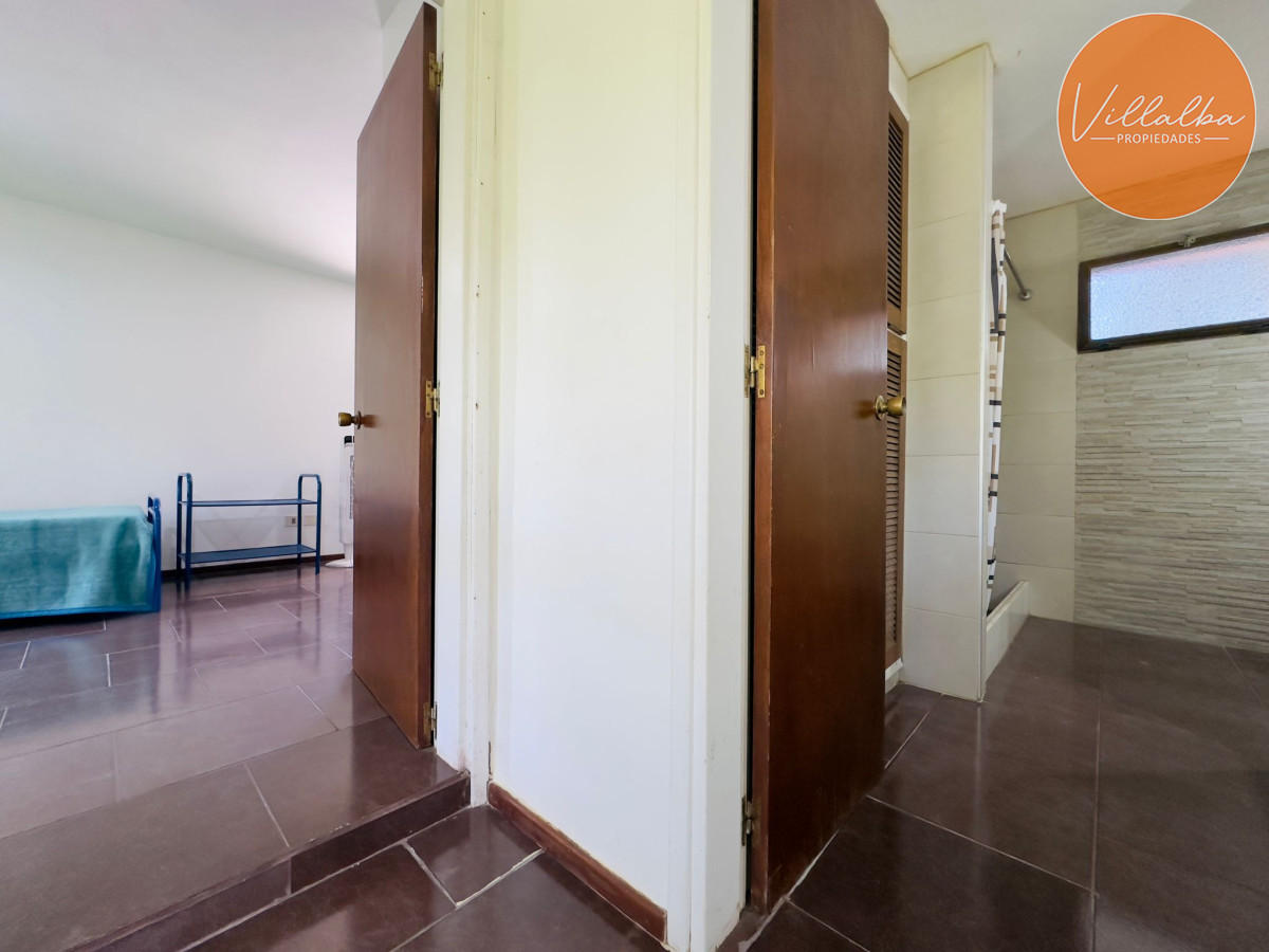 Apartamento ID.3194 - Casa en Venta, 5 dormitorios, 50 metros de la playa.