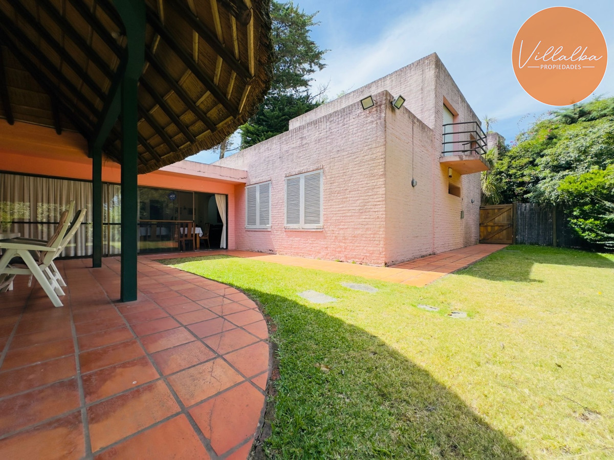 Apartamento ID.3194 - Casa en Venta, 5 dormitorios, 50 metros de la playa.
