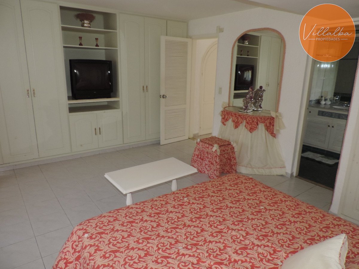 Casa ID.3581 - VENDO CASA DE 5 DORMITORIOS EN PUNTA DEL ESTE