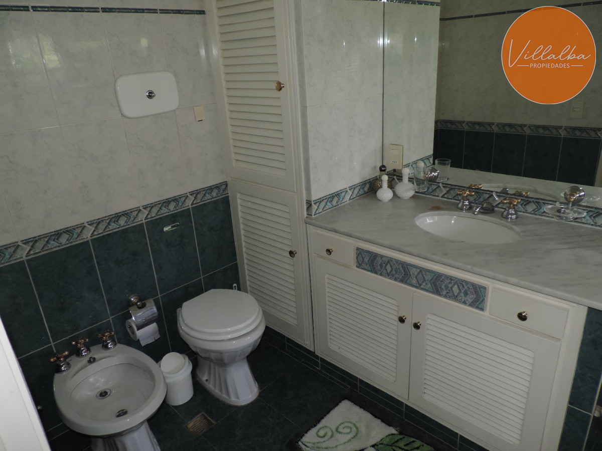 Casa ID.3581 - VENDO CASA DE 5 DORMITORIOS EN PUNTA DEL ESTE