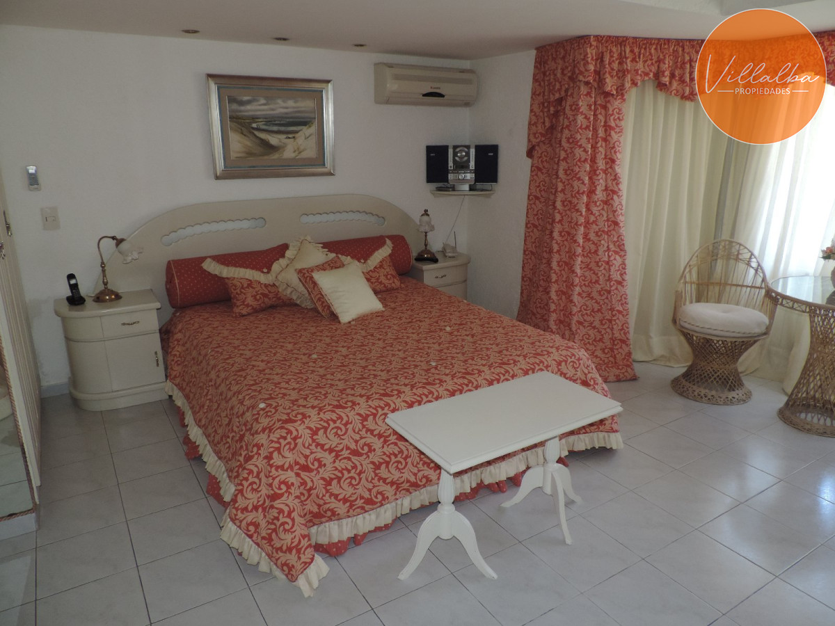 Casa ID.3581 - VENDO CASA DE 5 DORMITORIOS EN PUNTA DEL ESTE
