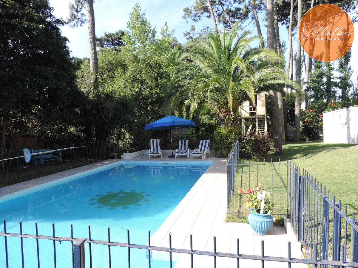 Casa ID.3581 - VENDO CASA DE 5 DORMITORIOS EN PUNTA DEL ESTE