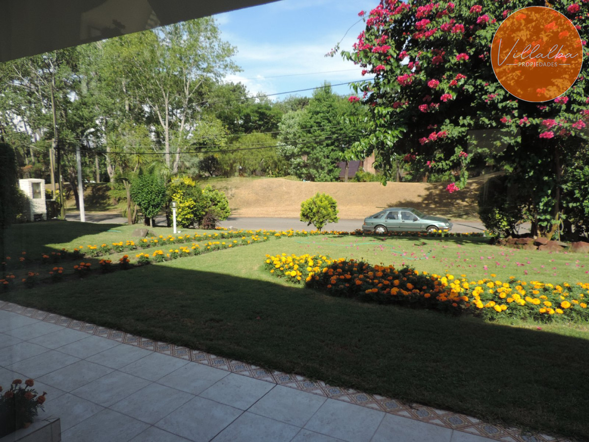 Casa ID.3581 - VENDO CASA DE 5 DORMITORIOS EN PUNTA DEL ESTE