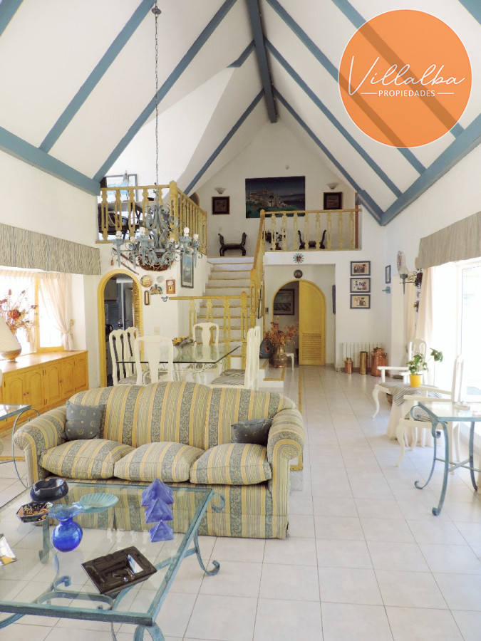 Casa ID.3581 - VENDO CASA DE 5 DORMITORIOS EN PUNTA DEL ESTE