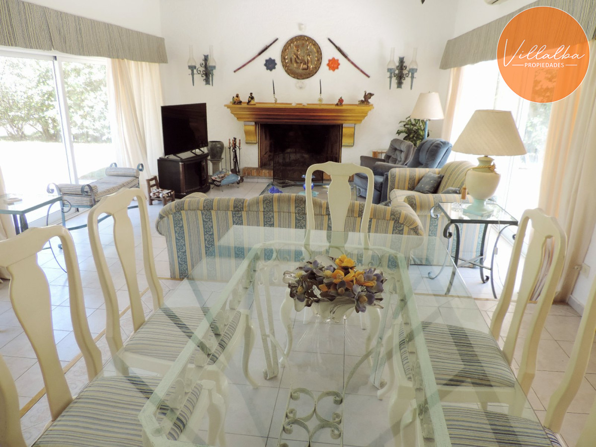 Casa ID.3581 - VENDO CASA DE 5 DORMITORIOS EN PUNTA DEL ESTE