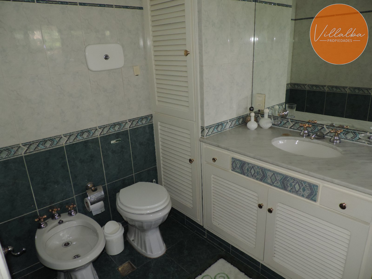 Casa ID.3581 - VENDO CASA DE 5 DORMITORIOS EN PUNTA DEL ESTE