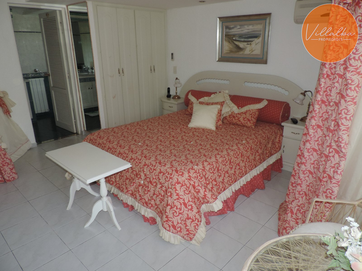 Casa ID.3581 - VENDO CASA DE 5 DORMITORIOS EN PUNTA DEL ESTE