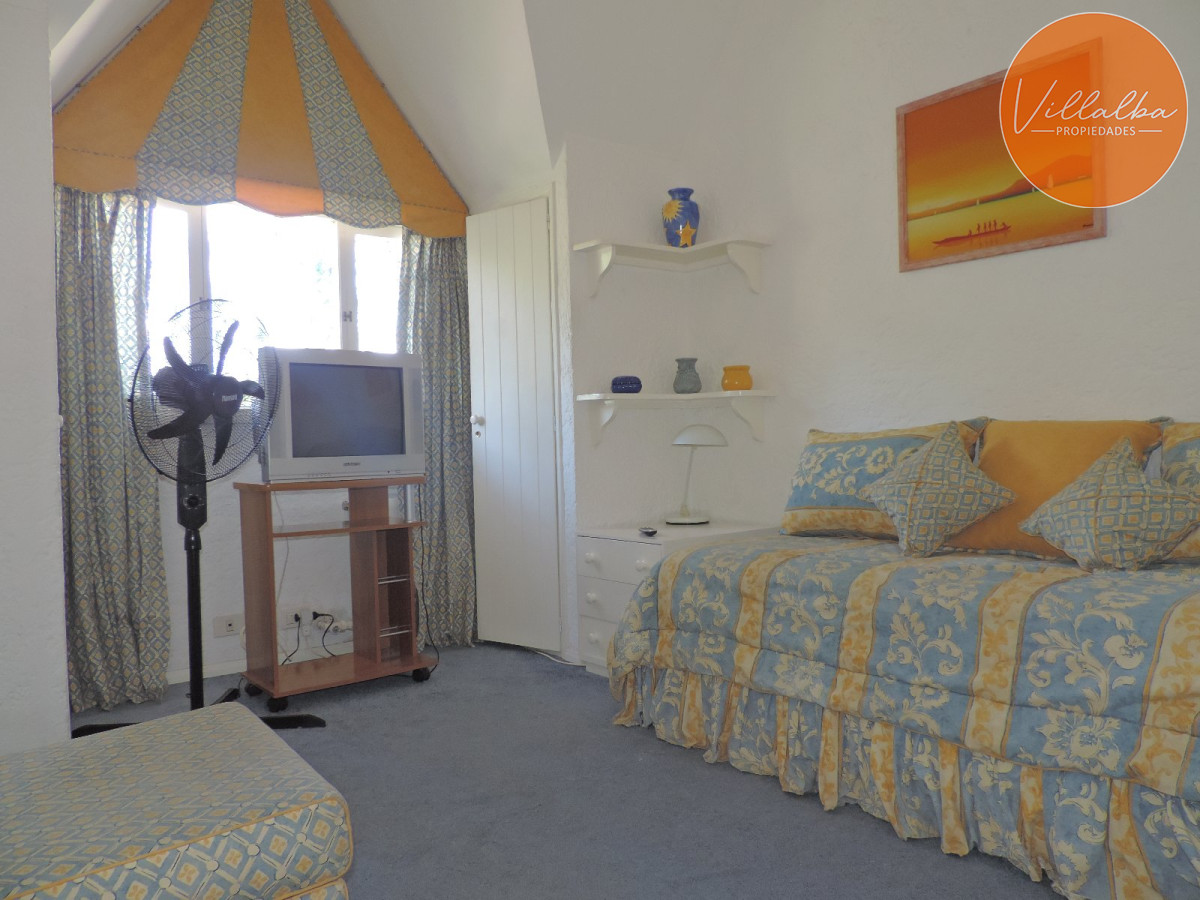 Casa ID.3581 - VENDO CASA DE 5 DORMITORIOS EN PUNTA DEL ESTE