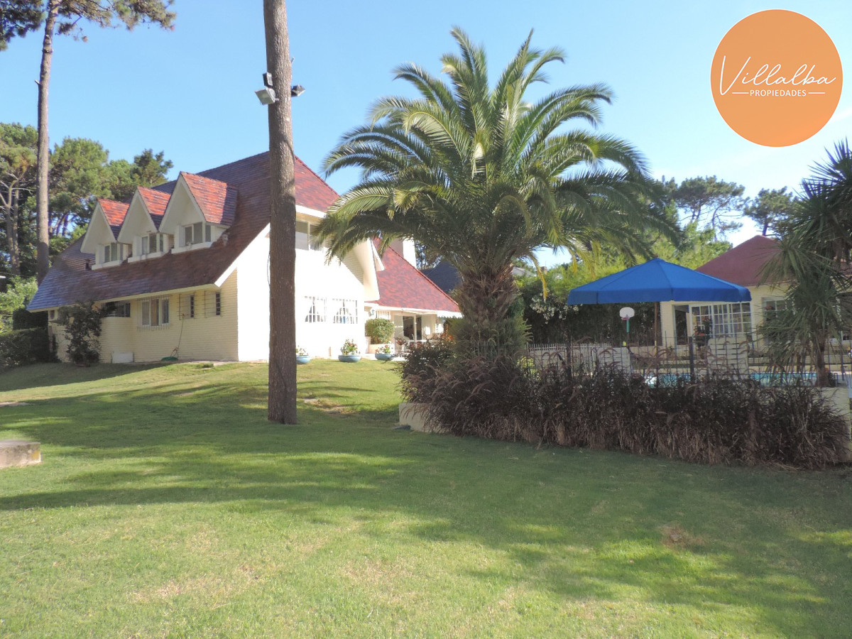 Casa ID.3581 - VENDO CASA DE 5 DORMITORIOS EN PUNTA DEL ESTE