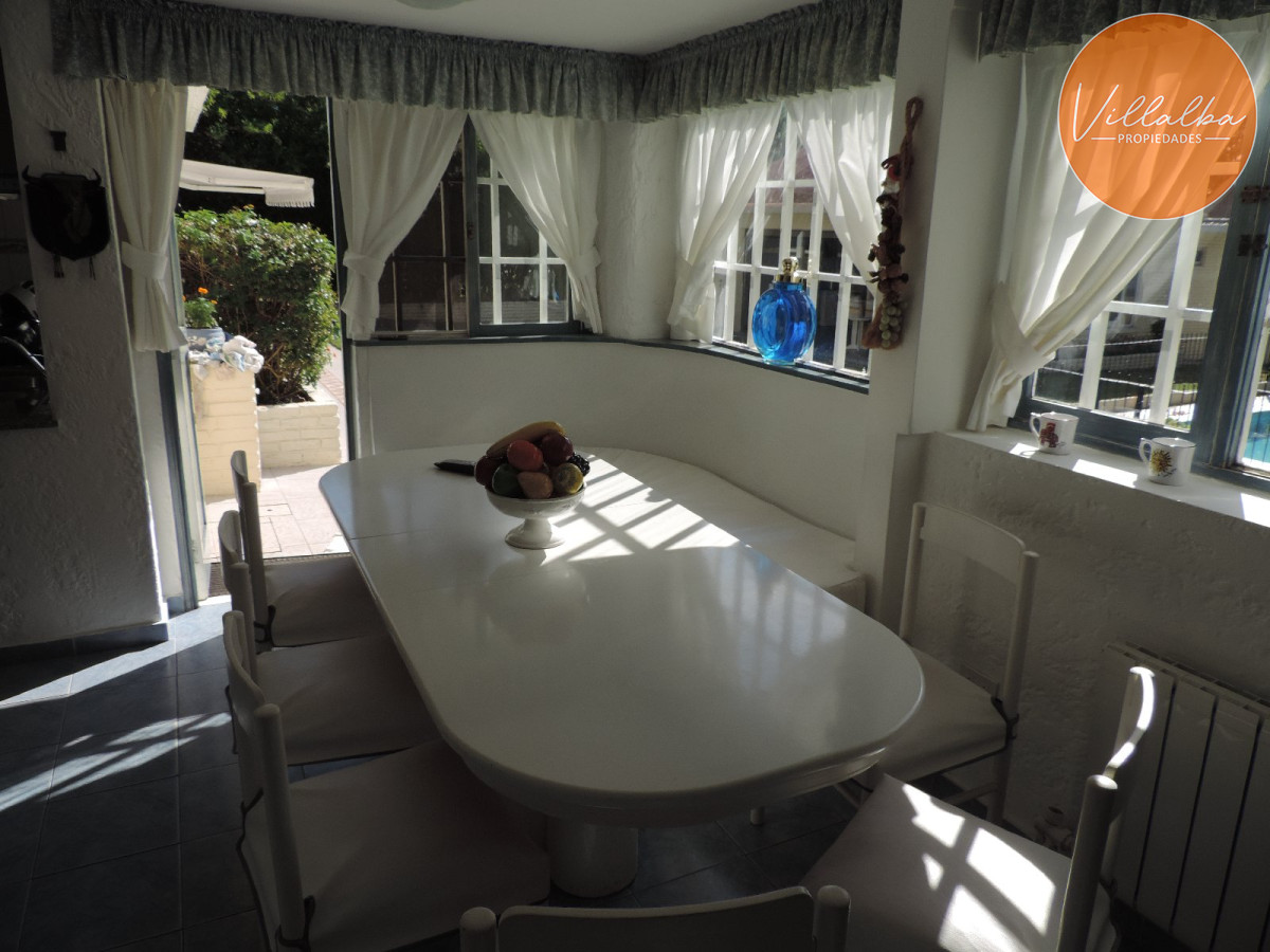 Casa ID.3581 - VENDO CASA DE 5 DORMITORIOS EN PUNTA DEL ESTE