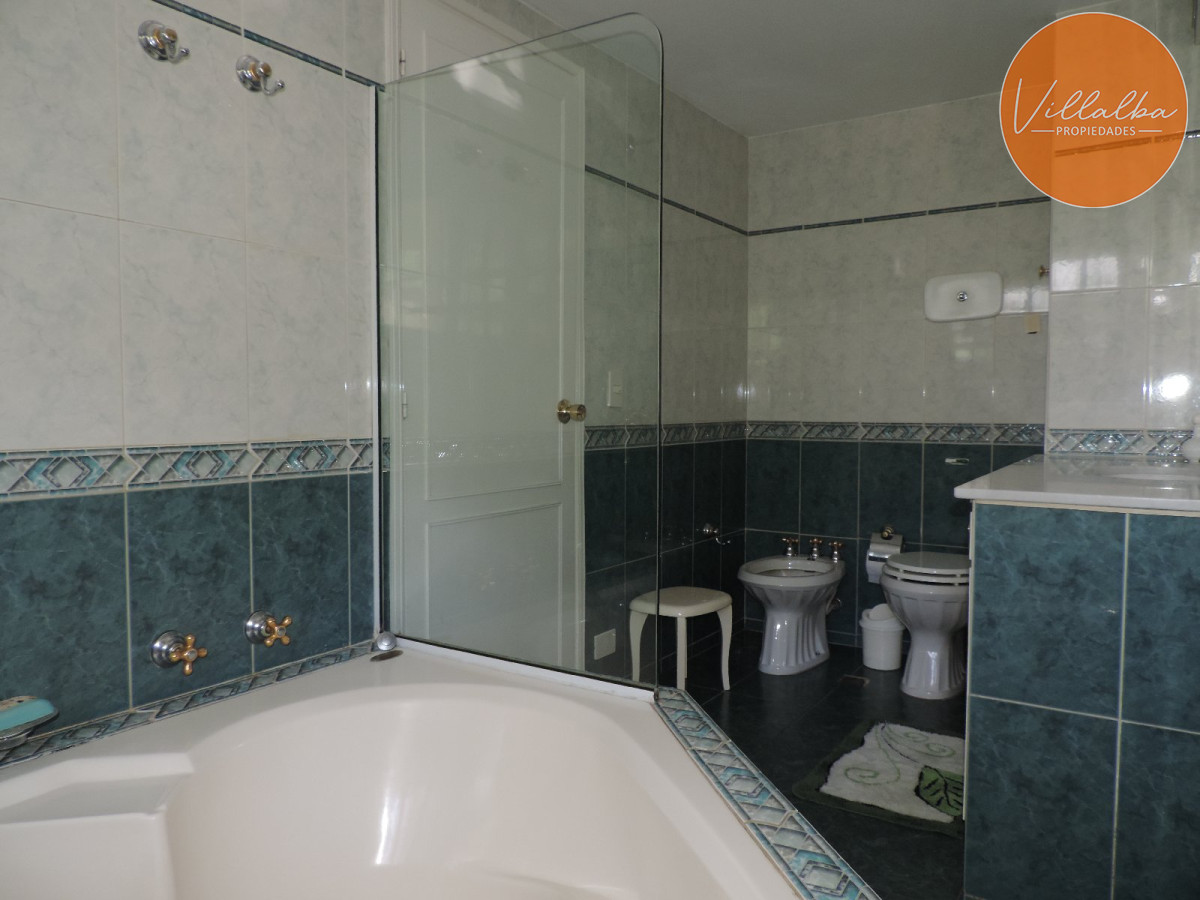 Casa ID.3581 - VENDO CASA DE 5 DORMITORIOS EN PUNTA DEL ESTE