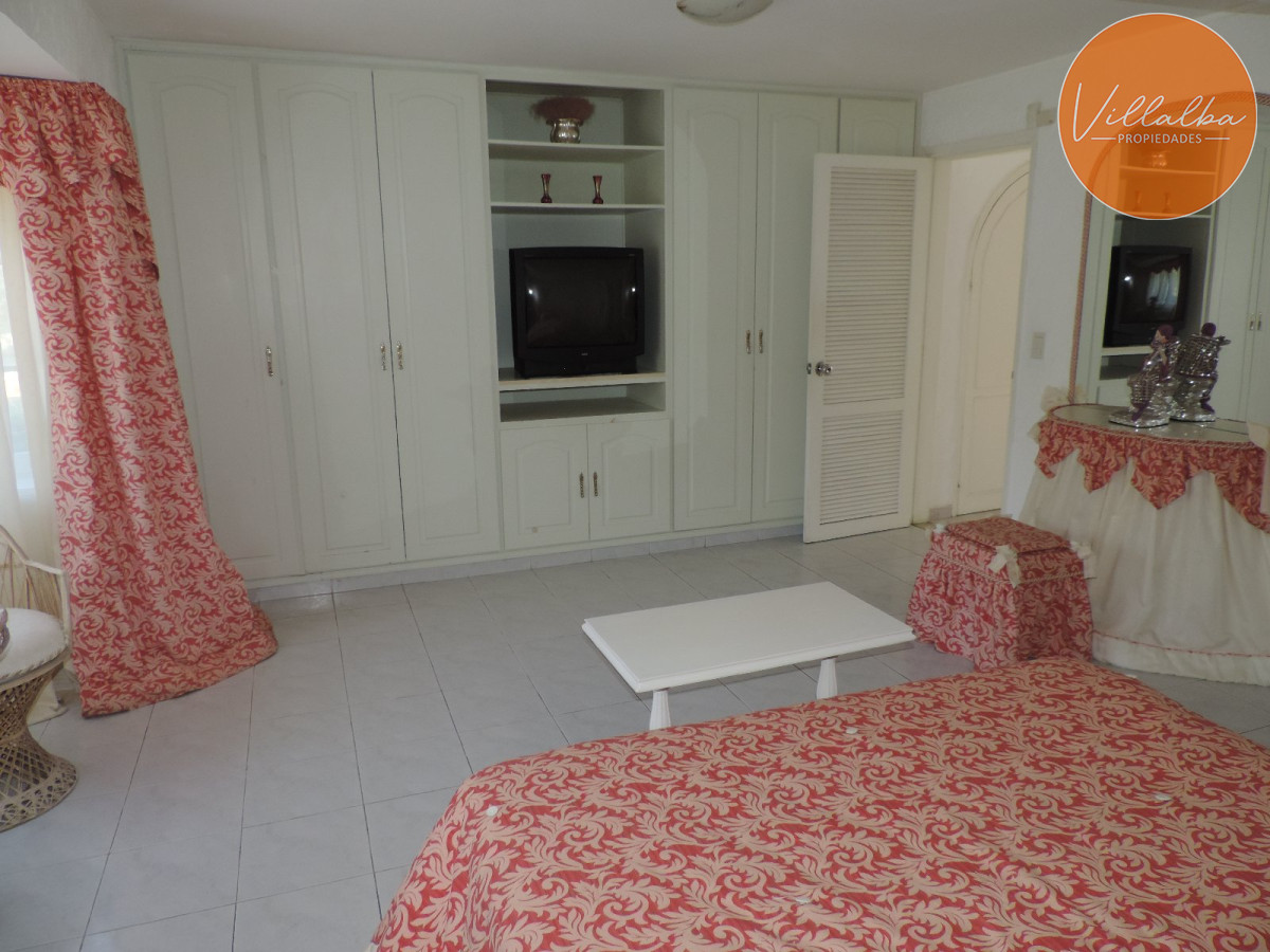 Casa ID.3581 - VENDO CASA DE 5 DORMITORIOS EN PUNTA DEL ESTE