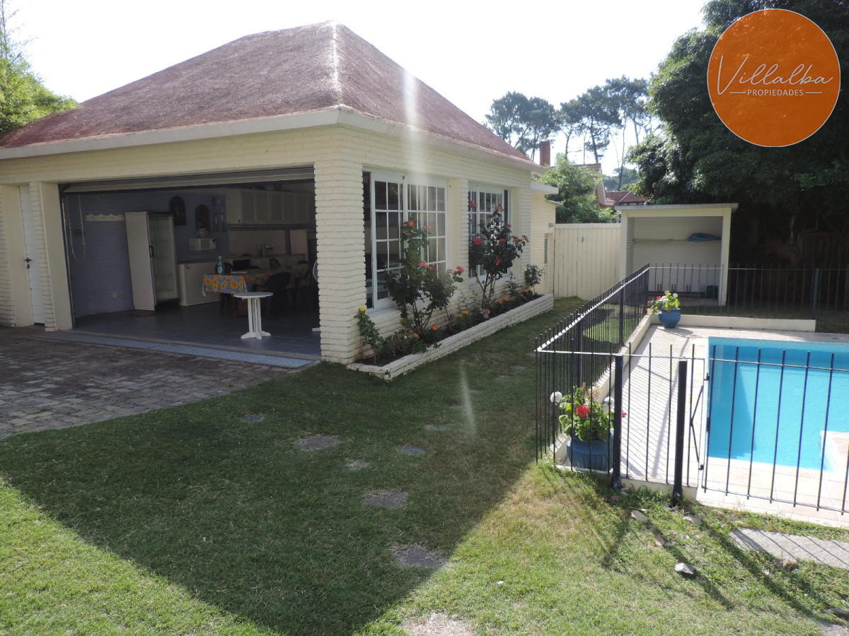 Casa ID.3581 - VENDO CASA DE 5 DORMITORIOS EN PUNTA DEL ESTE