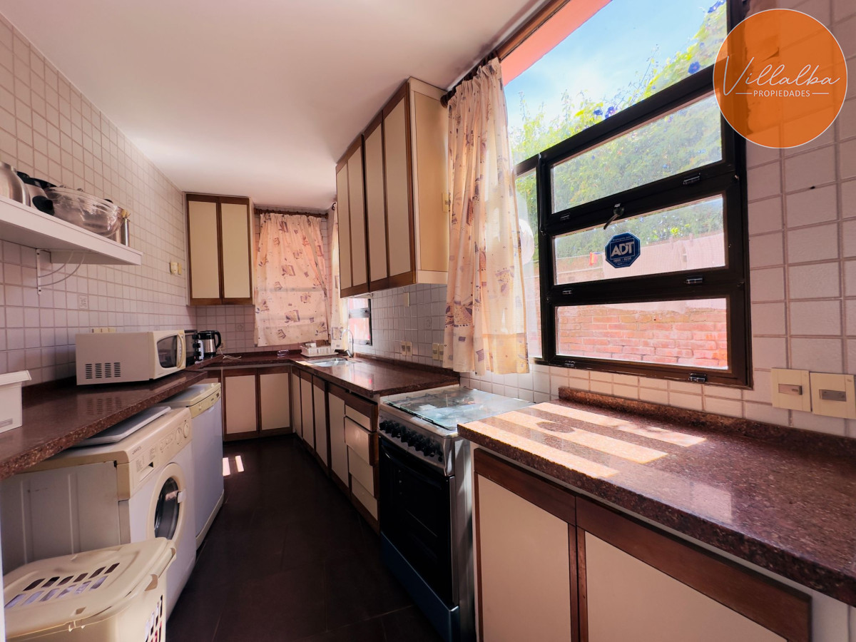 Apartamento ID.3194 - Casa en Venta, 5 dormitorios, 50 metros de la playa.