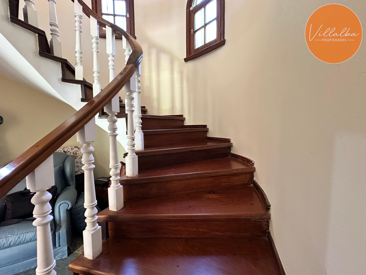 Casa ID.3571 - Admirable casa en venta de 4 dorm. y dep. de servicio en Punta del Este
