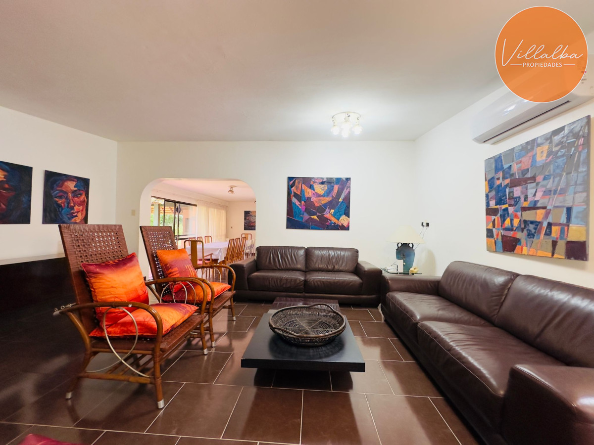 Apartamento ID.3194 - Casa en Venta, 5 dormitorios, 50 metros de la playa.