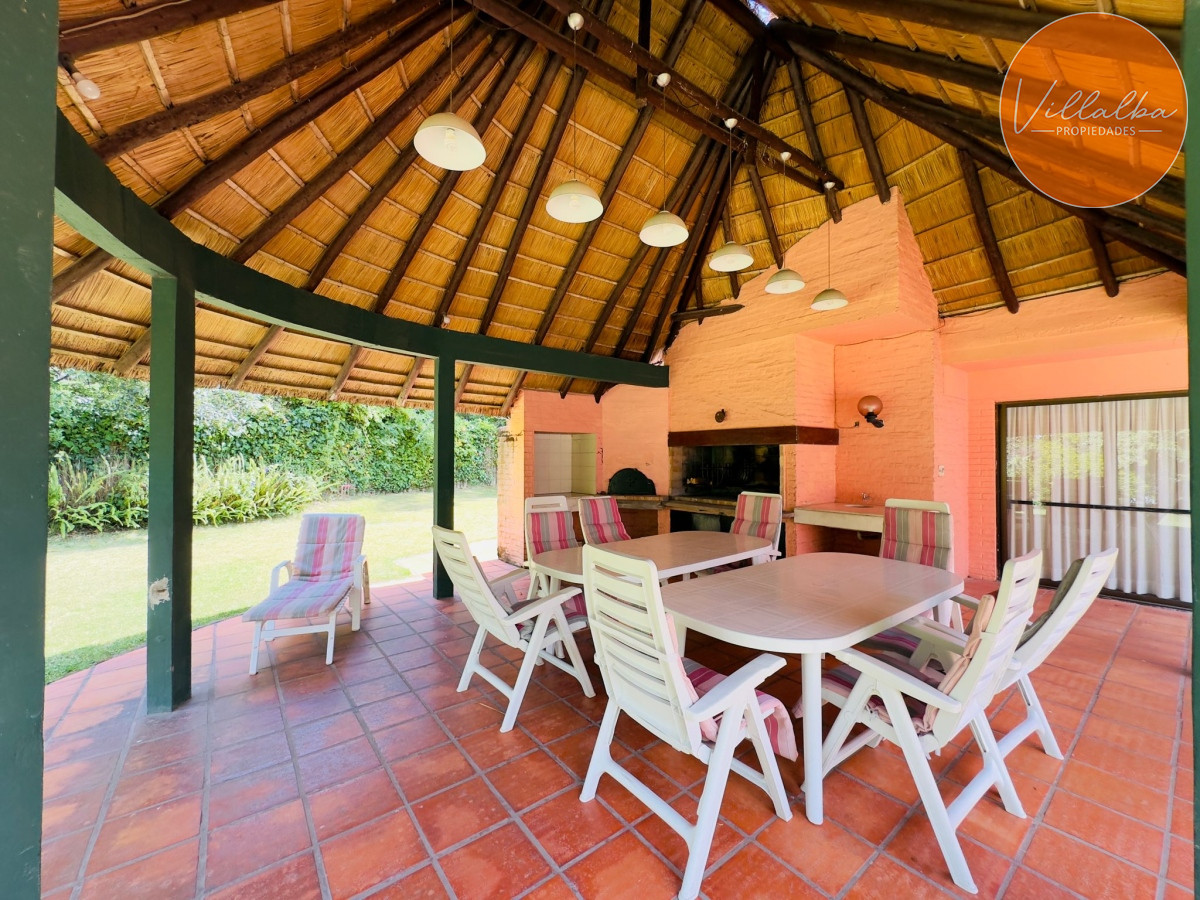 Apartamento ID.3194 - Casa en Venta, 5 dormitorios, 50 metros de la playa.
