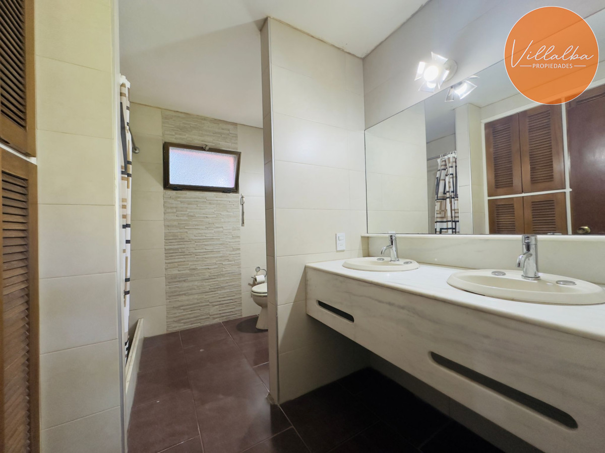 Apartamento ID.3194 - Casa en Venta, 5 dormitorios, 50 metros de la playa.