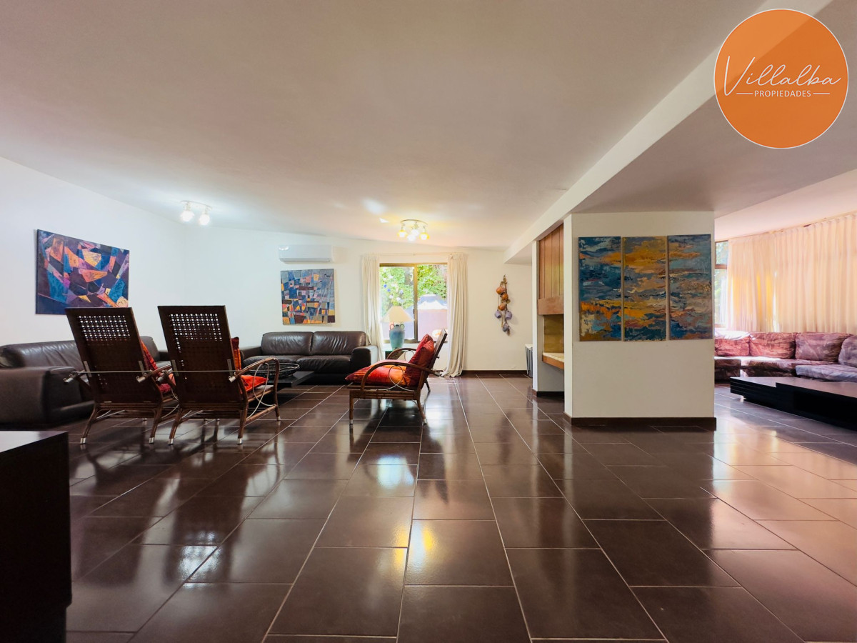 Apartamento ID.3194 - Casa en Venta, 5 dormitorios, 50 metros de la playa.