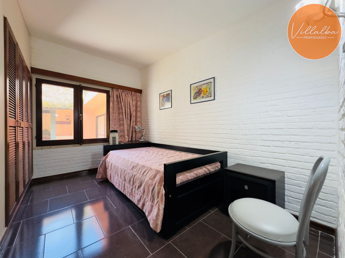 Apartamento ID.3194 - Casa en Venta, 5 dormitorios, 50 metros de la playa.