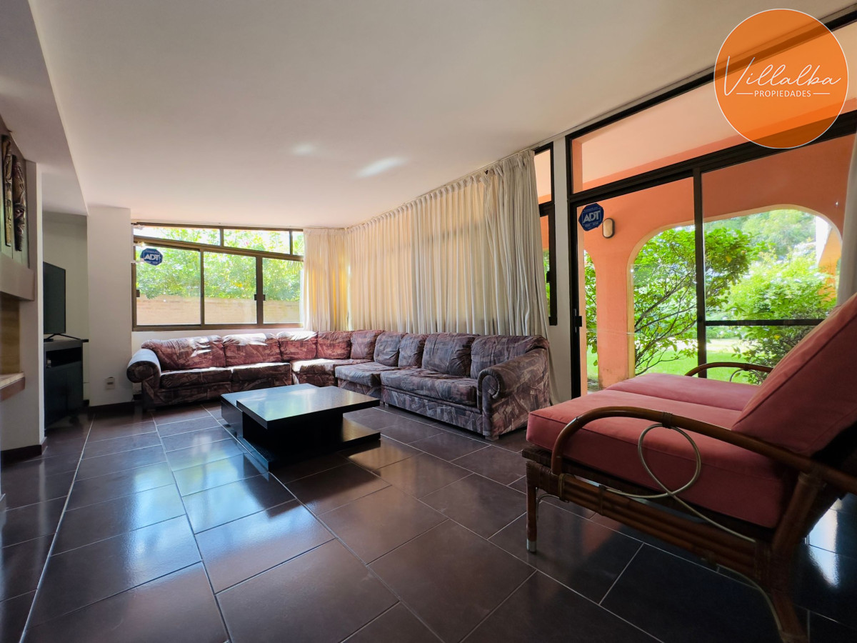 Apartamento ID.3194 - Casa en Venta, 5 dormitorios, 50 metros de la playa.