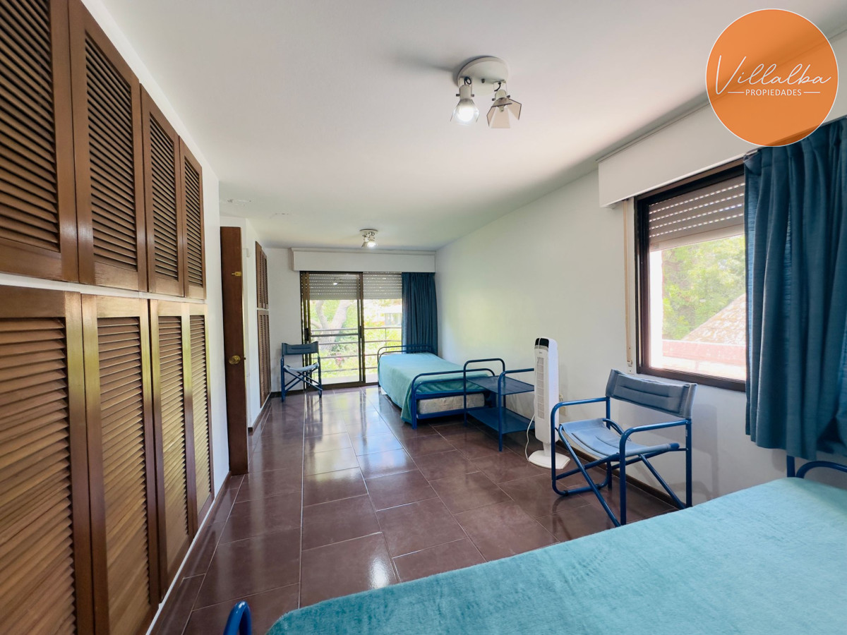 Apartamento ID.3194 - Casa en Venta, 5 dormitorios, 50 metros de la playa.