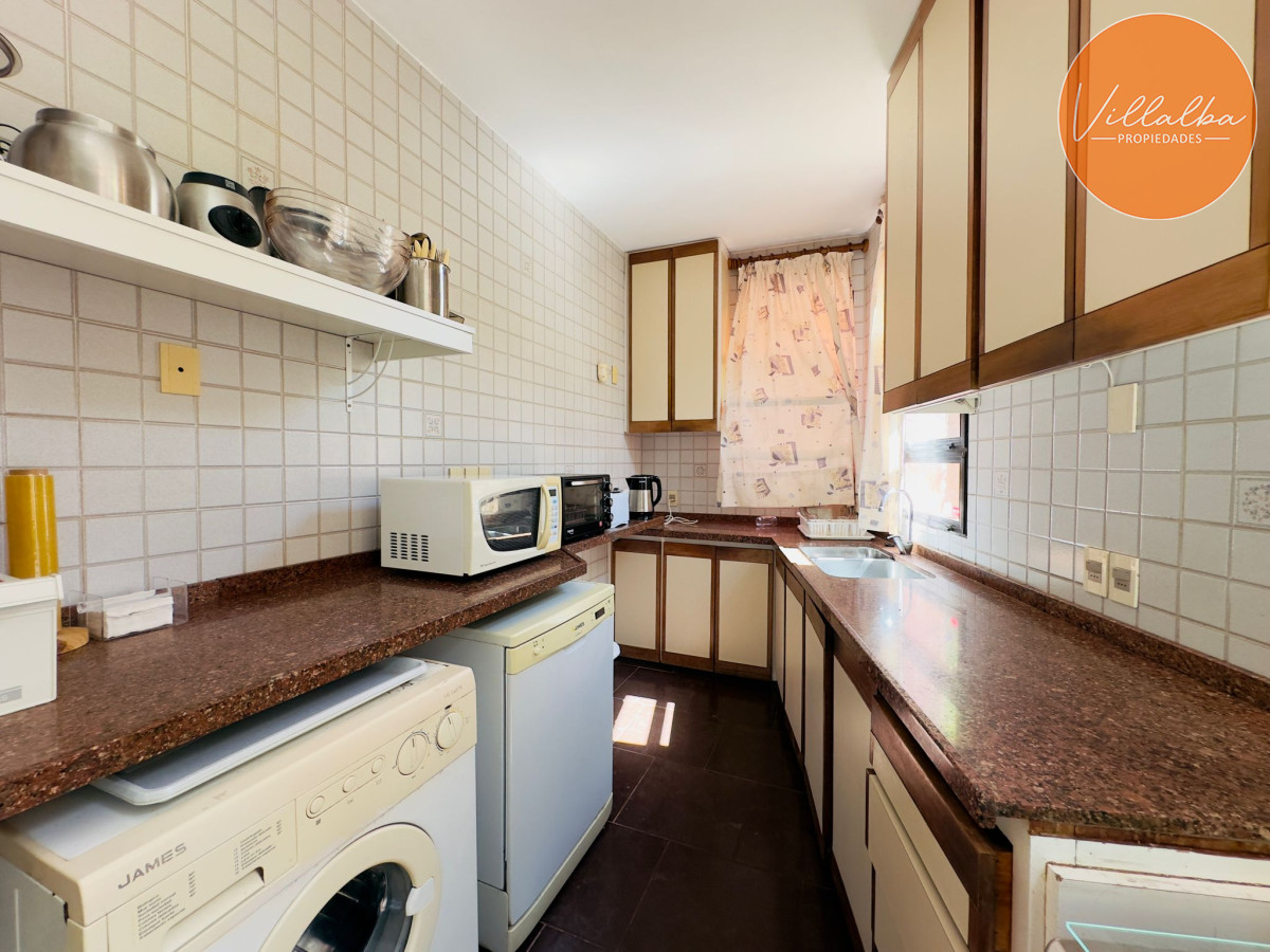 Apartamento ID.3194 - Casa en Venta, 5 dormitorios, 50 metros de la playa.