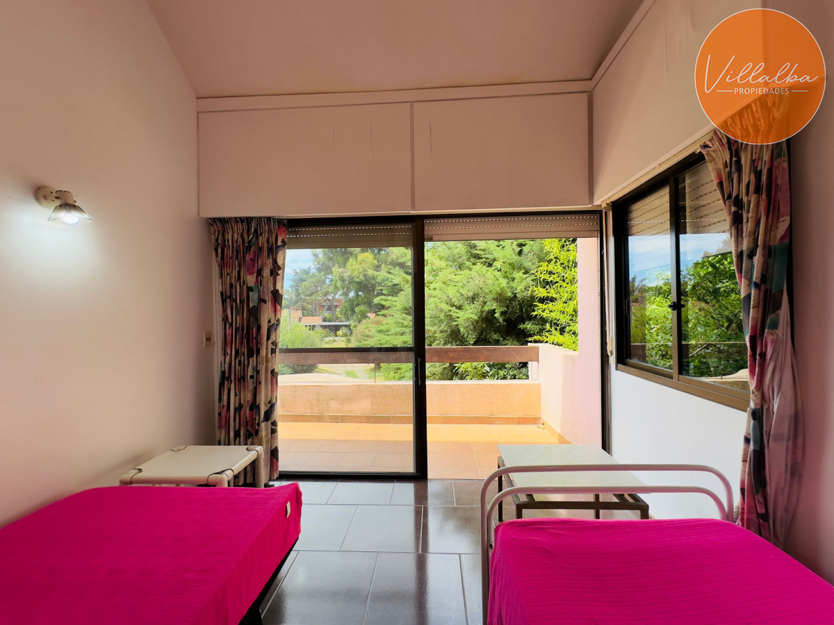 Apartamento ID.3194 - Casa en Venta, 5 dormitorios, 50 metros de la playa.