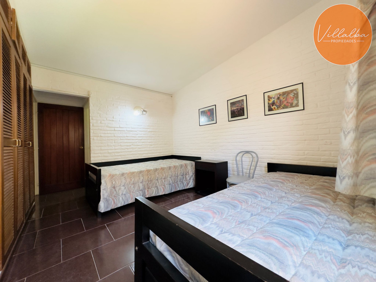 Apartamento ID.3194 - Casa en Venta, 5 dormitorios, 50 metros de la playa.