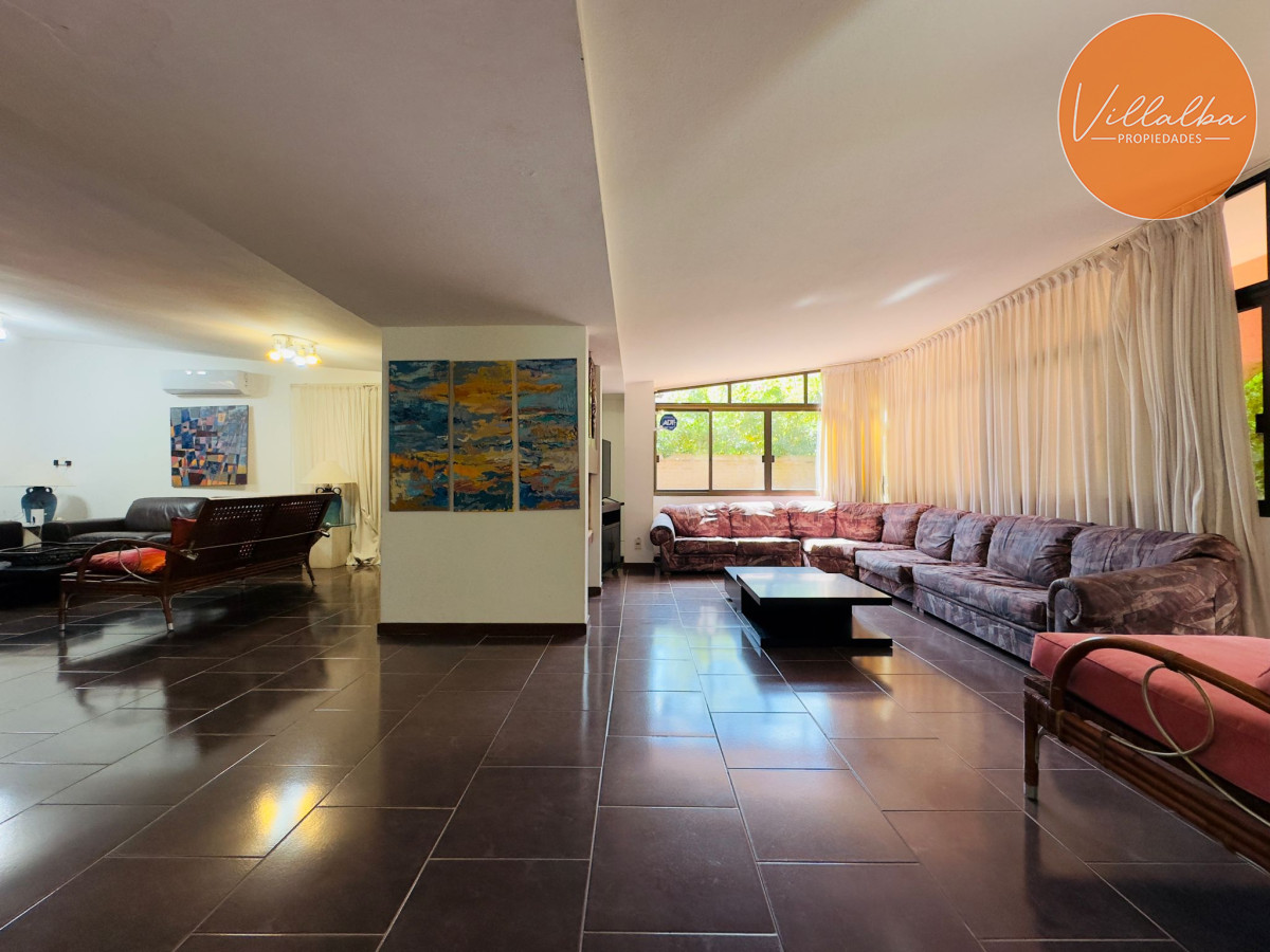 Apartamento ID.3194 - Casa en Venta, 5 dormitorios, 50 metros de la playa.
