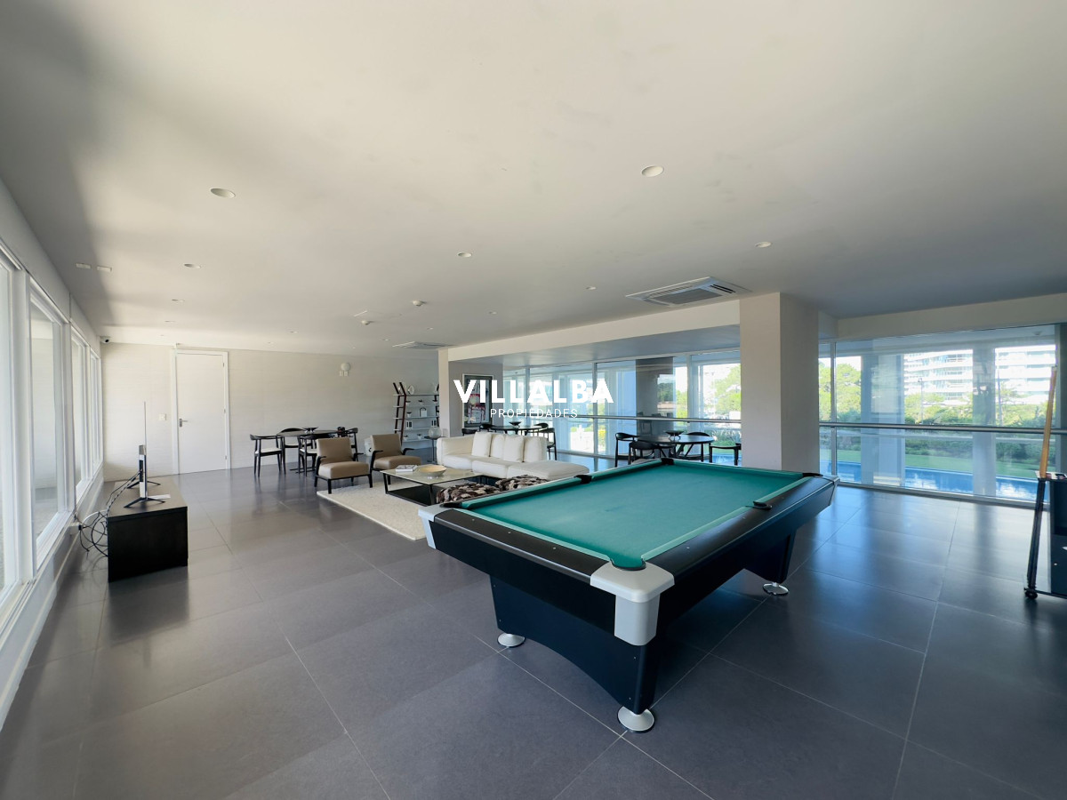 Apartamento ID.2939 - Penthouse en VENTA, 3 dormitorios en suite + Dependencia, vista 180°.