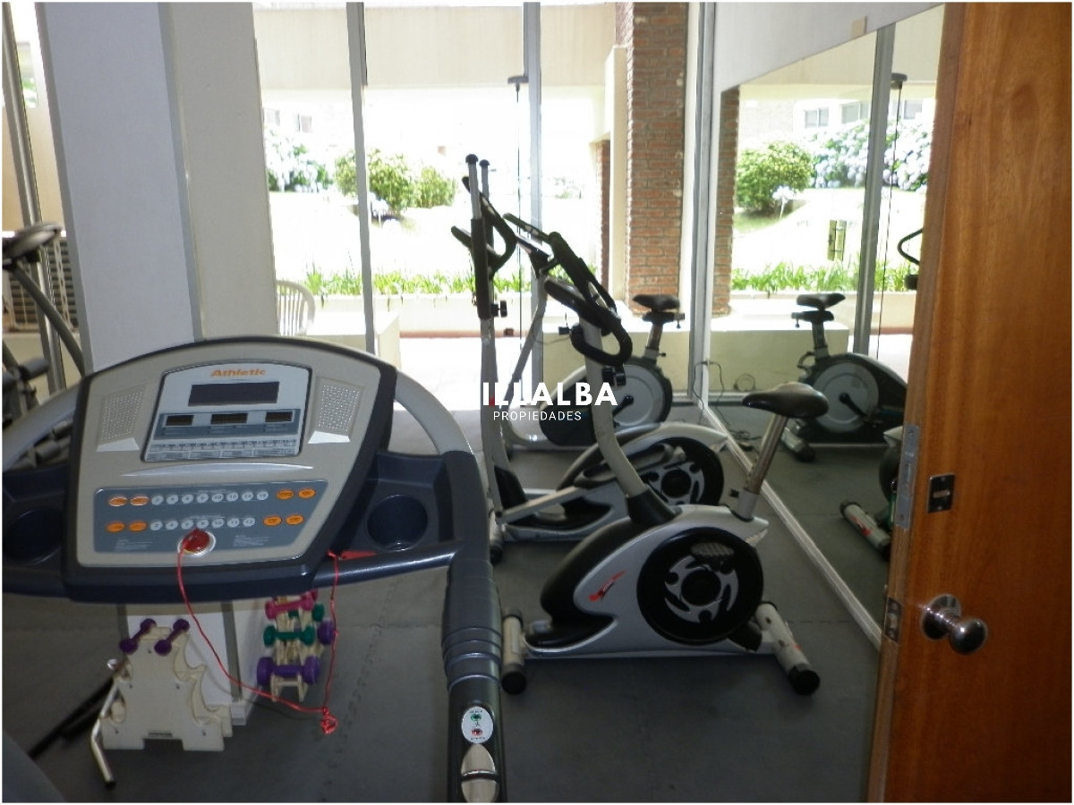 Apartamento ID.3861 - Apto en venta, 1 dormitorio y medio, excelente ubicación, Punta del este.