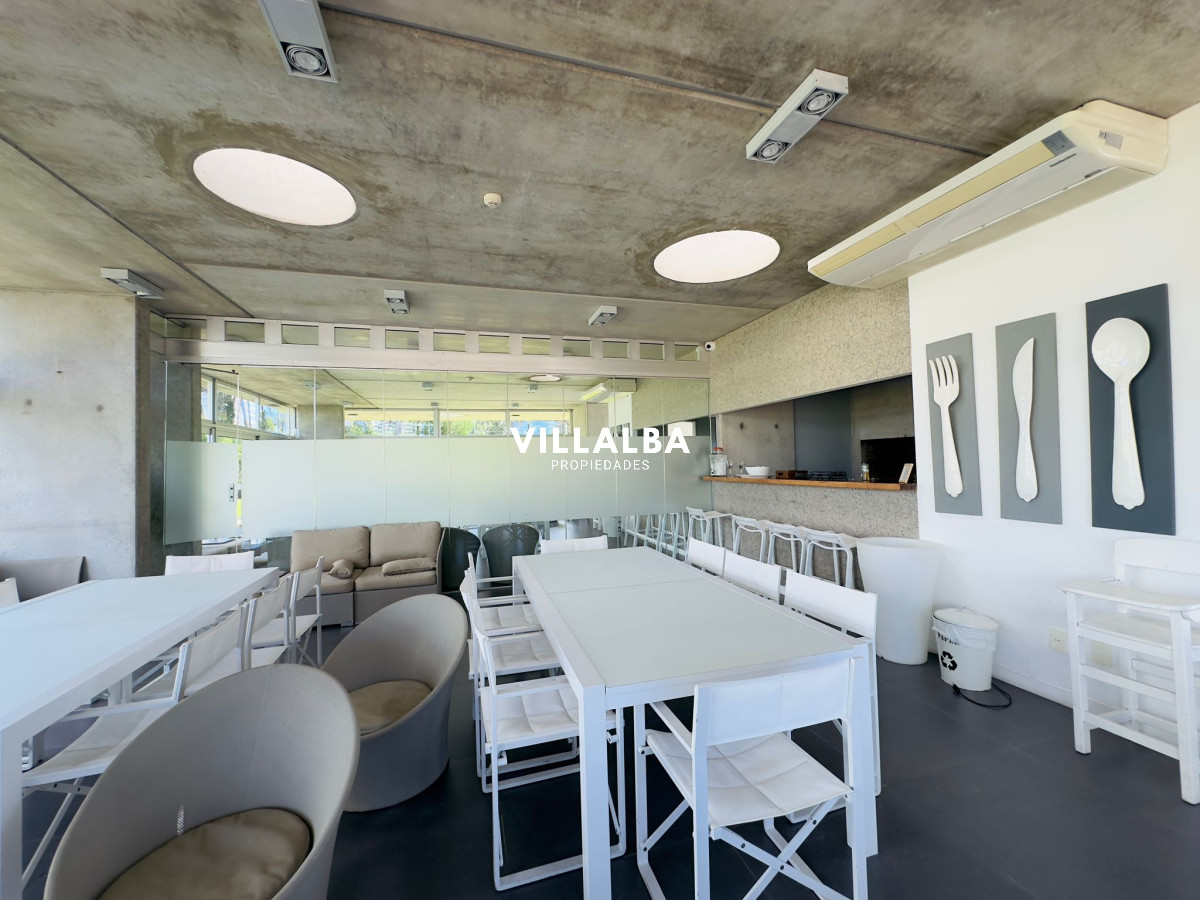 Apartamento ID.2939 - Penthouse en VENTA, 3 dormitorios en suite + Dependencia, vista 180°.