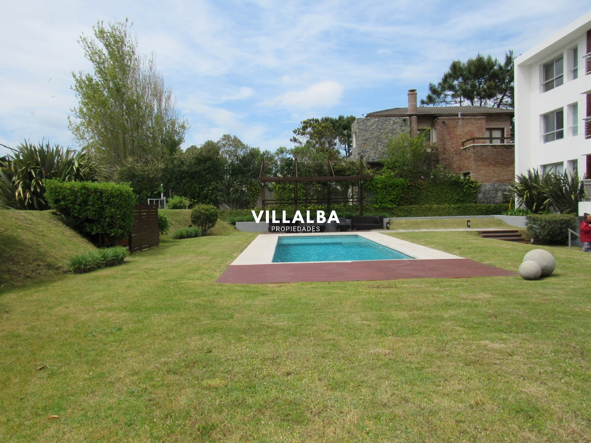 Apartamento ID.3764 - Apartamento de 2 dormitorios con Parrillero en Punta del Este