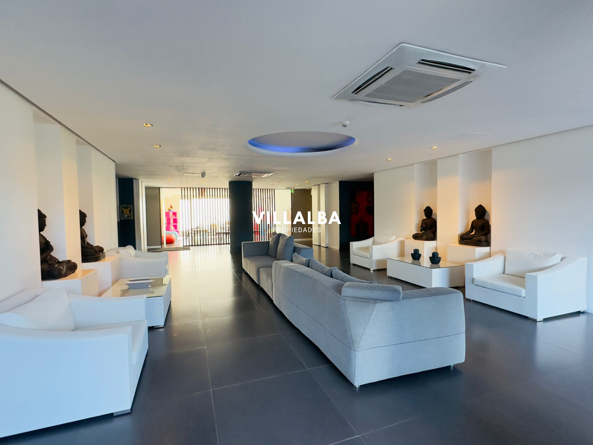 Apartamento ID.2939 - Penthouse en VENTA, 3 dormitorios en suite + Dependencia, vista 180°.