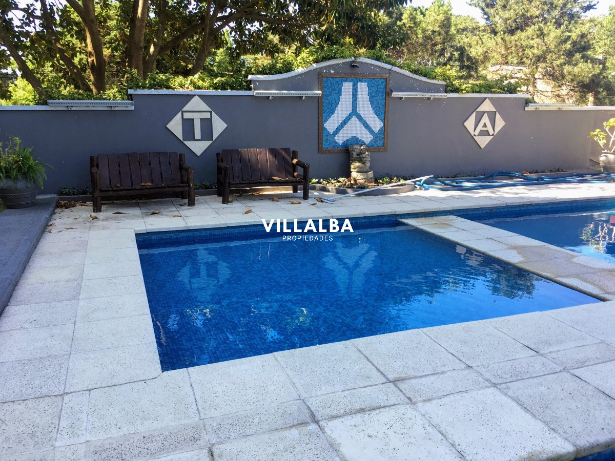 Apartamento ID.3879 - Alquiler y venta de apartamento de dos dormitorios en Punta del Este