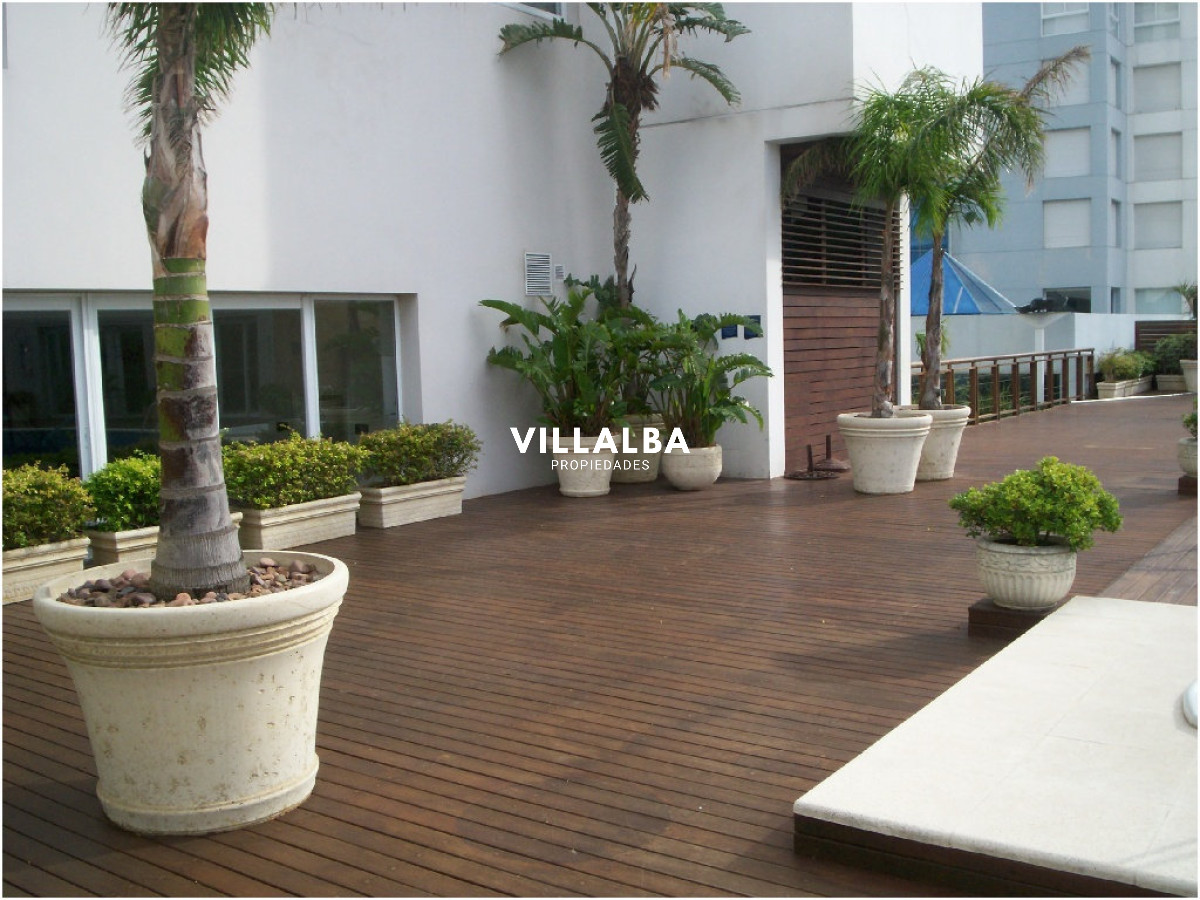 Apartamento ID.3842 - Apartamento en VENTA, 3 dormitorios en suite, Primera linea de la playa mansa.