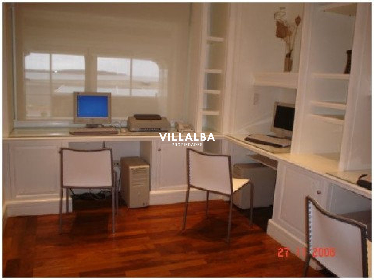 Apartamento ID.3842 - Apartamento en VENTA, 3 dormitorios en suite, Primera linea de la playa mansa.