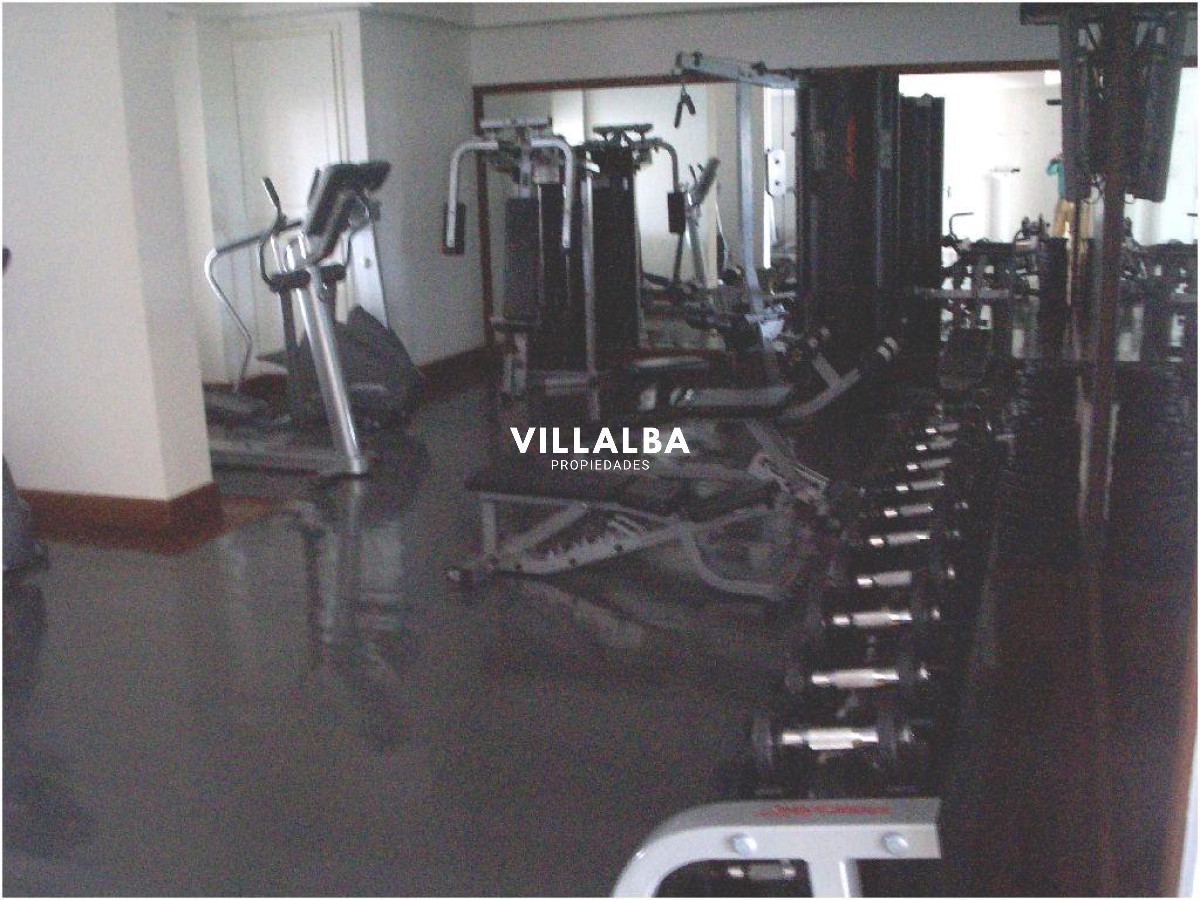 Apartamento ID.3842 - Apartamento en VENTA, 3 dormitorios en suite, Primera linea de la playa mansa.