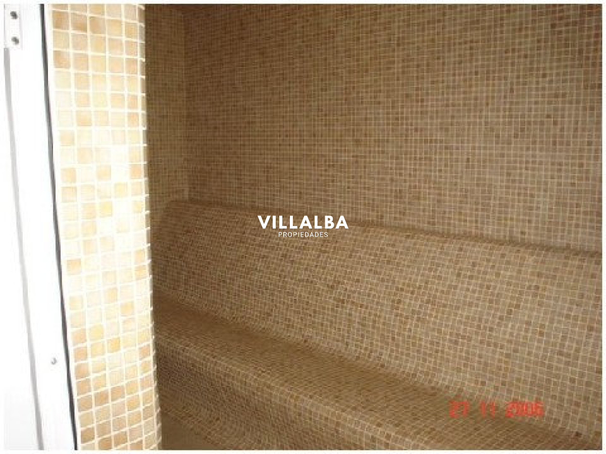 Apartamento ID.3842 - Apartamento en VENTA, 3 dormitorios en suite, Primera linea de la playa mansa.