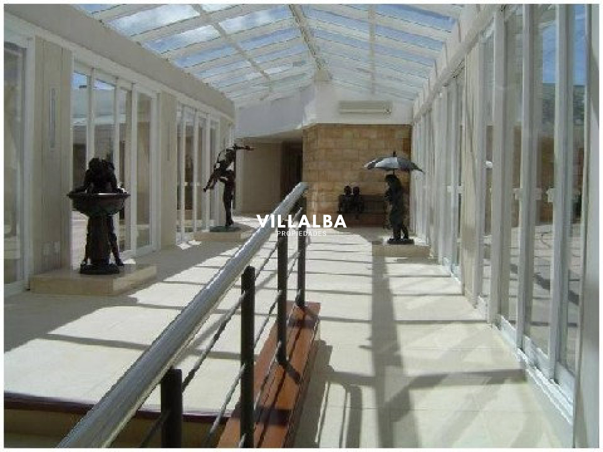 Apartamento ID.3842 - Apartamento en VENTA, 3 dormitorios en suite, Primera linea de la playa mansa.