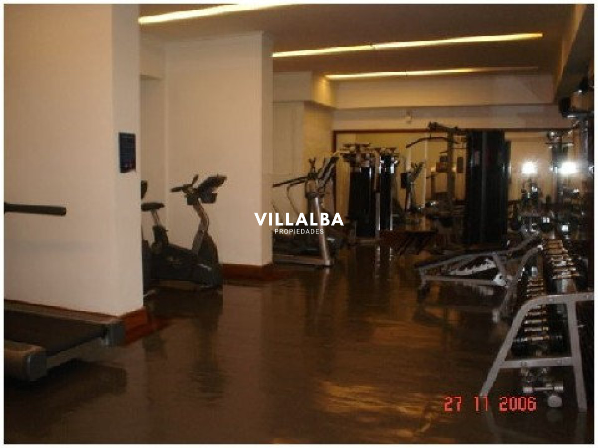 Apartamento ID.3842 - Apartamento en VENTA, 3 dormitorios en suite, Primera linea de la playa mansa.