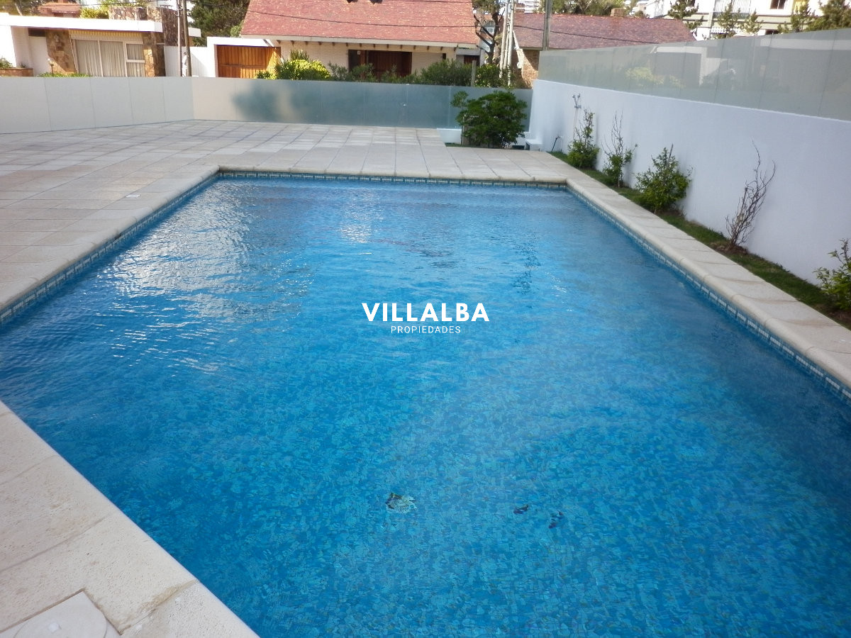 Apartamento ID.3924 - Alquiler y venta de apartamento de 3 dormitorios en Punta del Este